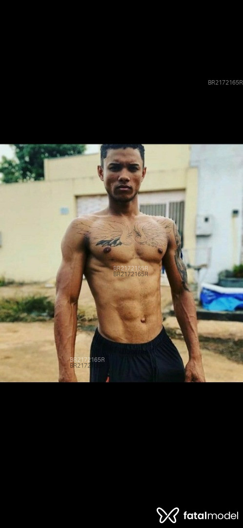 Acompanhante homem com cabelo castanho de olhos castanhos em São Luís - áries