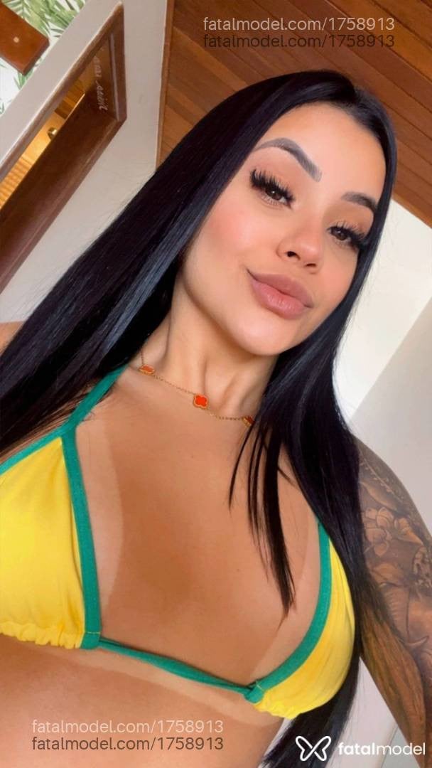 Acompanhante mulher morena (o) de olhos castanhos - Rebeca