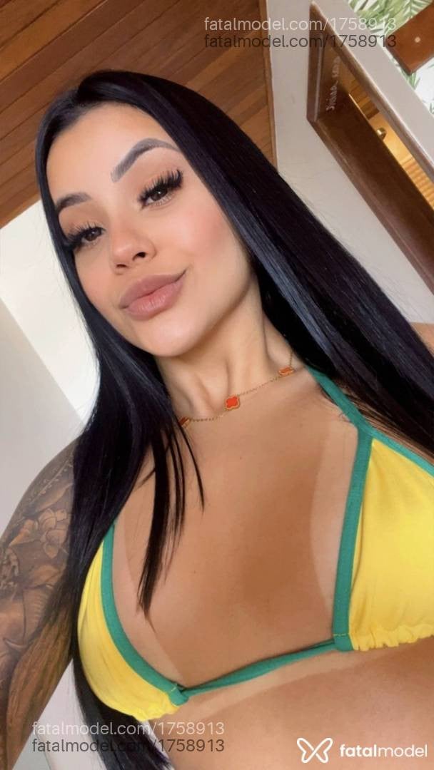 Acompanhante mulher morena (o) de olhos castanhos - Rebeca