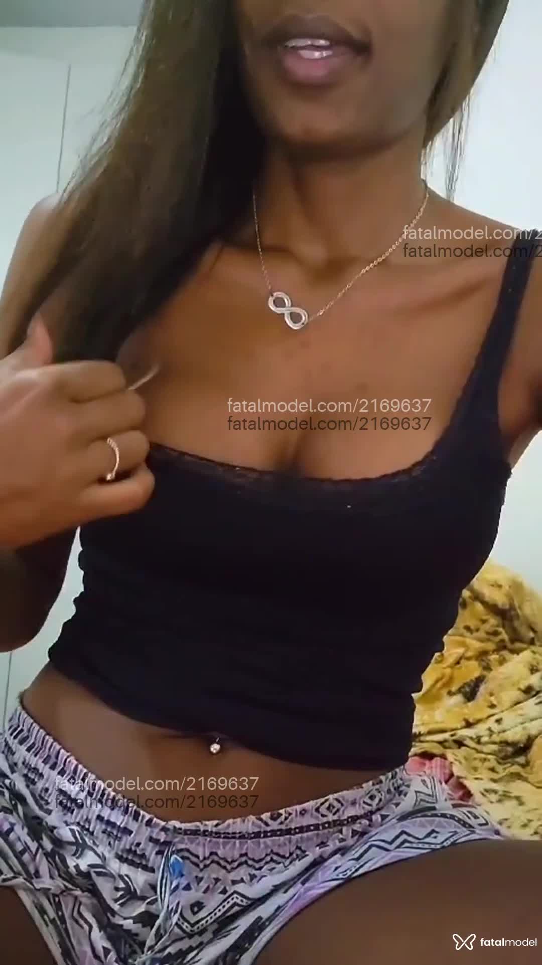 Acompanhante mulher morena (o) de olhos castanhos em Virtual Acompanhante mulher morena (o) de olhos castanhos em Virtual - Nanda Louise