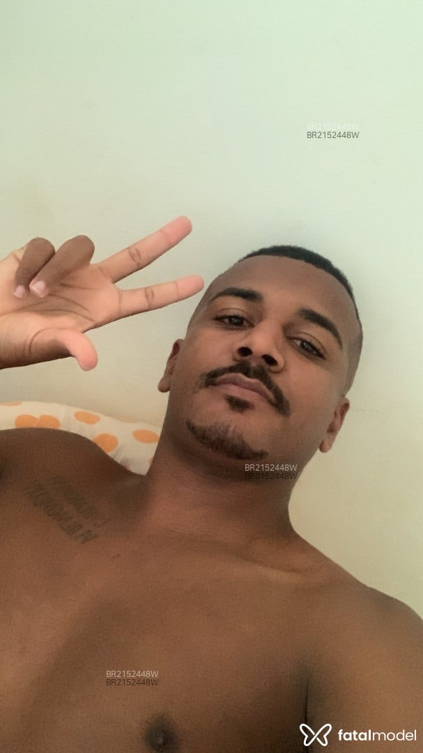 Acompanhante homem com cabelo castanho de olhos castanhos em Uberlândia - Santiago