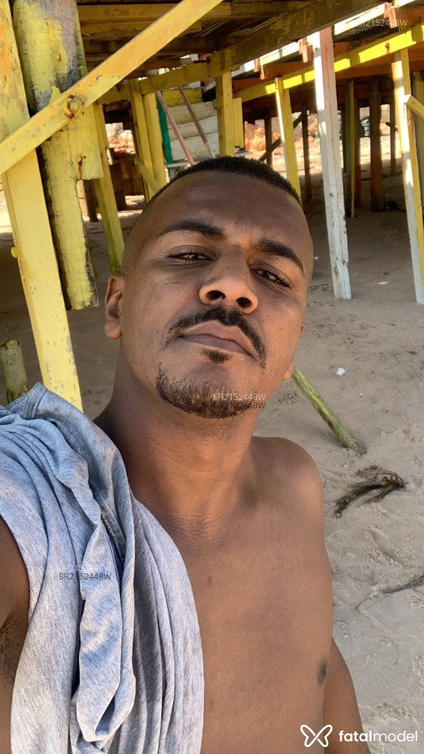 Acompanhante homem com cabelo castanho de olhos castanhos em Uberlândia - Santiago