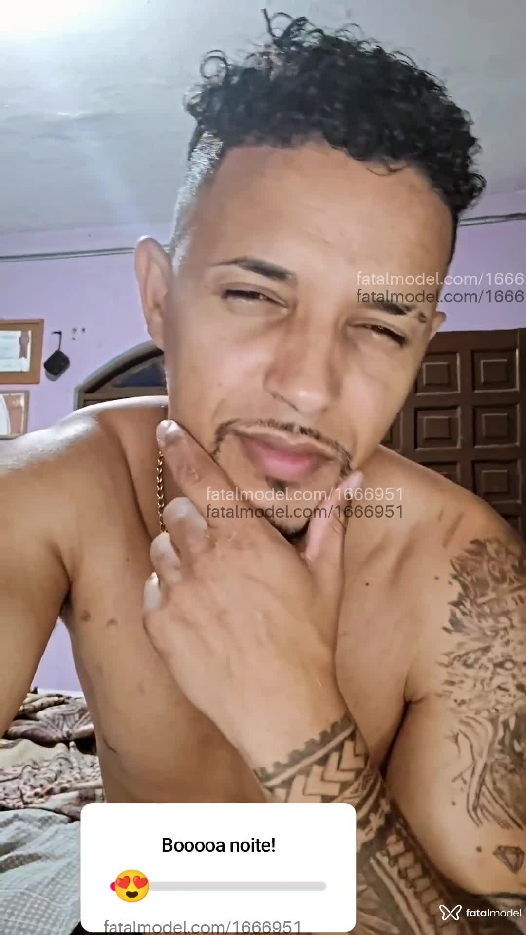 Acompanhante homem morena (o) de olhos castanhos - Pierre Acompanhante homem morena (o) de olhos castanhos - Pierre