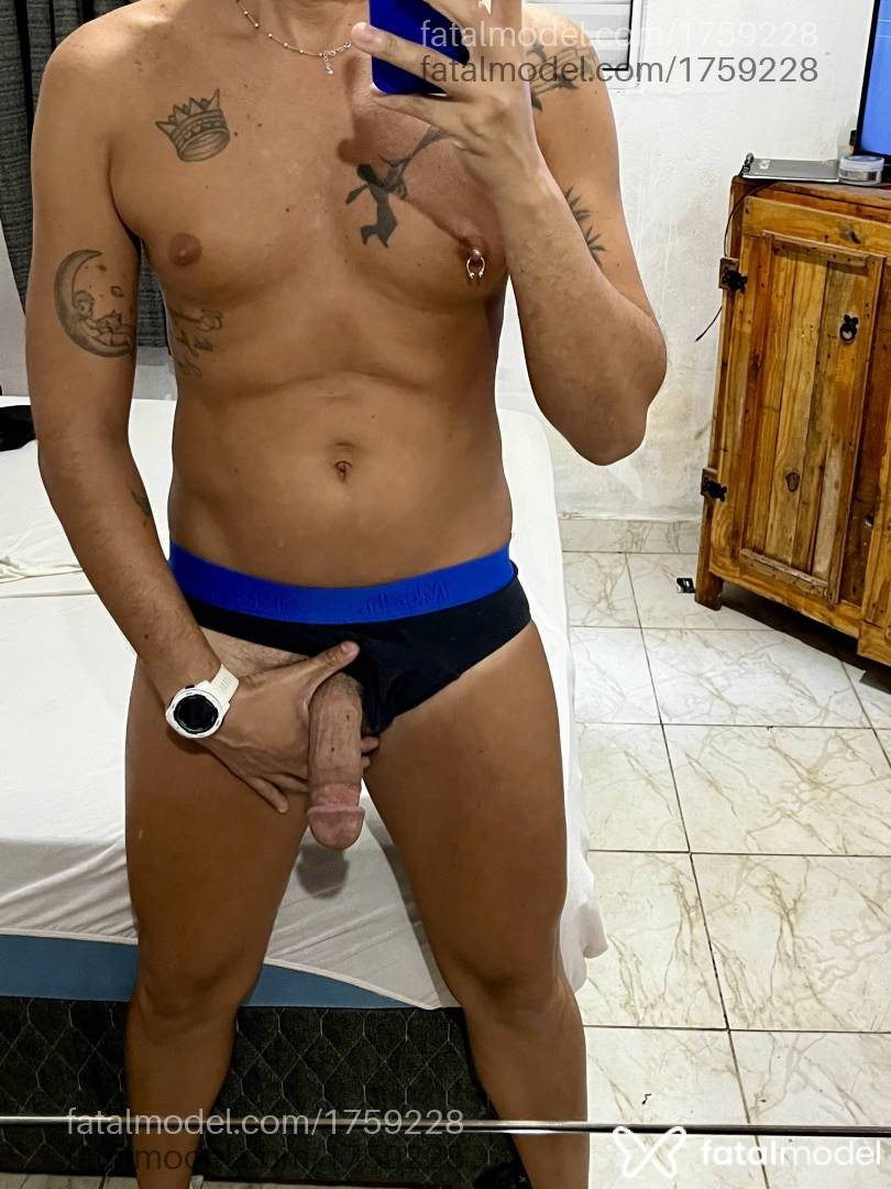 Acompanhante homem com cabelo castanho de olhos castanhos em São Sebastião - Arthur Henr Dotad