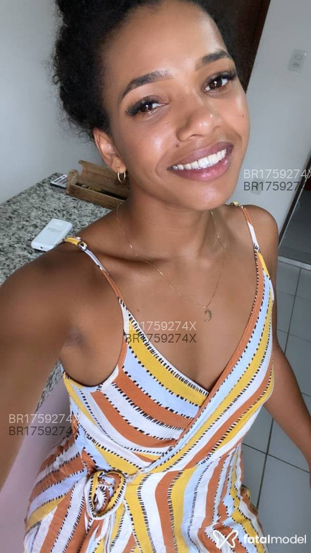 Acompanhante mulher com cabelo castanho de olhos castanhos em Cuiabá - Camila