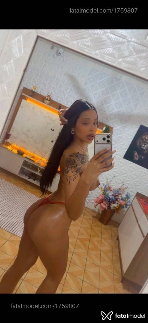 Acompanhante mulher com cabelo castanho de olhos castanhos - Maitê