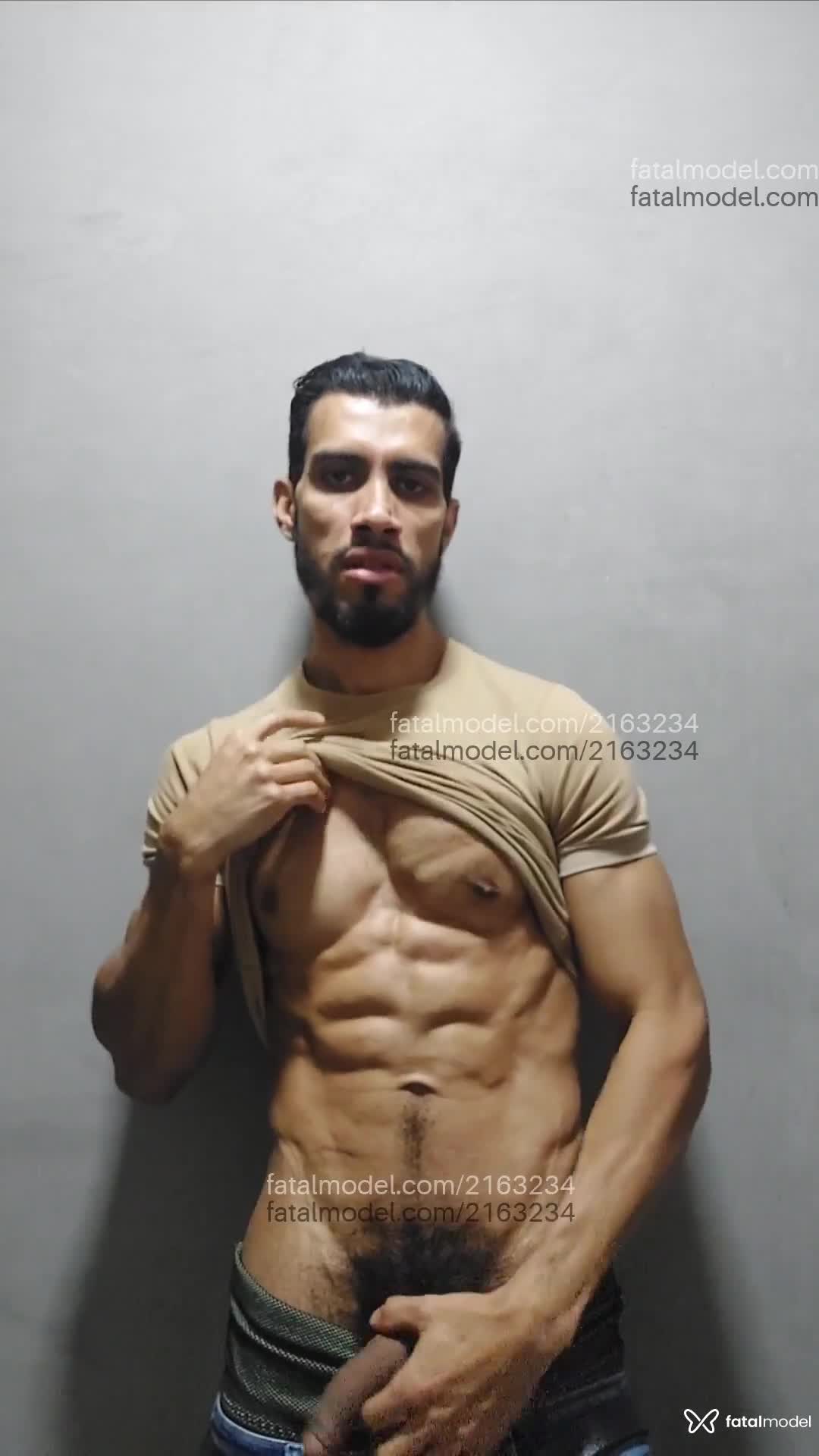 Acompanhante homem morena (o) de olhos pretos - Omassagistafitness Acompanhante homem morena (o) de olhos pretos - Omassagistafitness