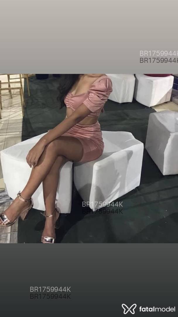 Acompanhante mulher morena (o) de olhos pretos em São Paulo - Mirella Gomes
