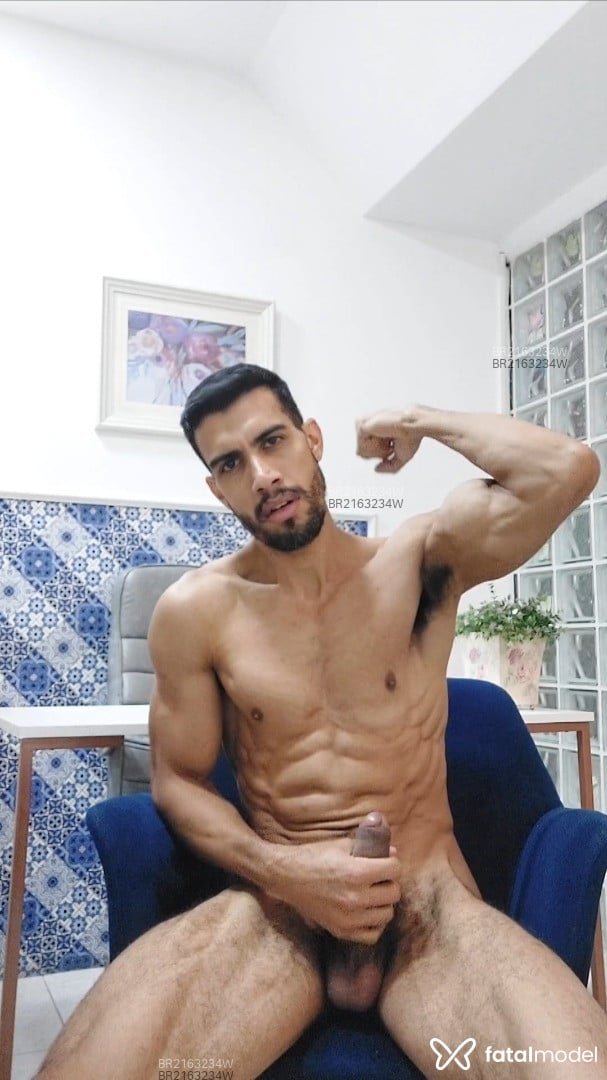 Acompanhante homem morena (o) de olhos pretos - Omassagistafitness Acompanhante homem morena (o) de olhos pretos - Omassagistafitness