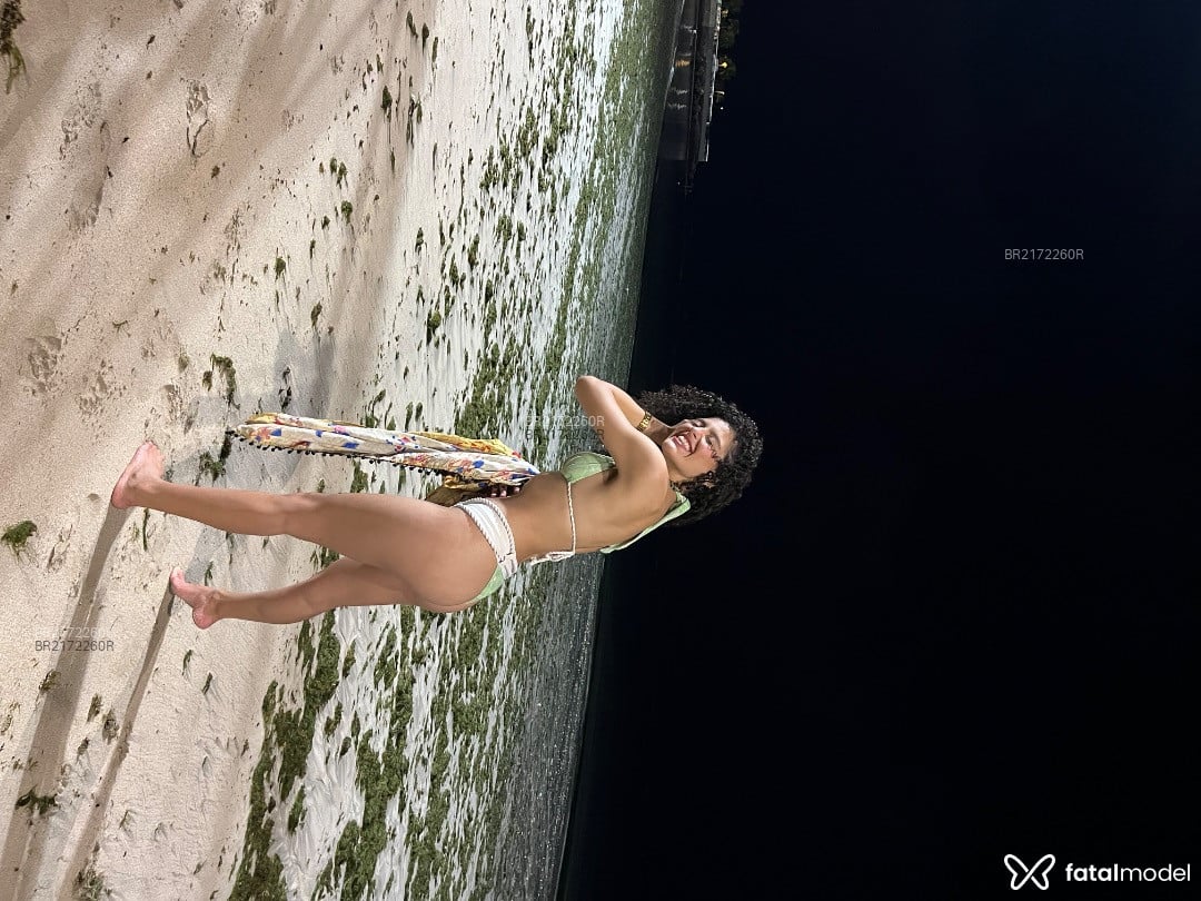 Acompanhante mulher com cabelo castanho de olhos castanhos em Maceió - Luanna