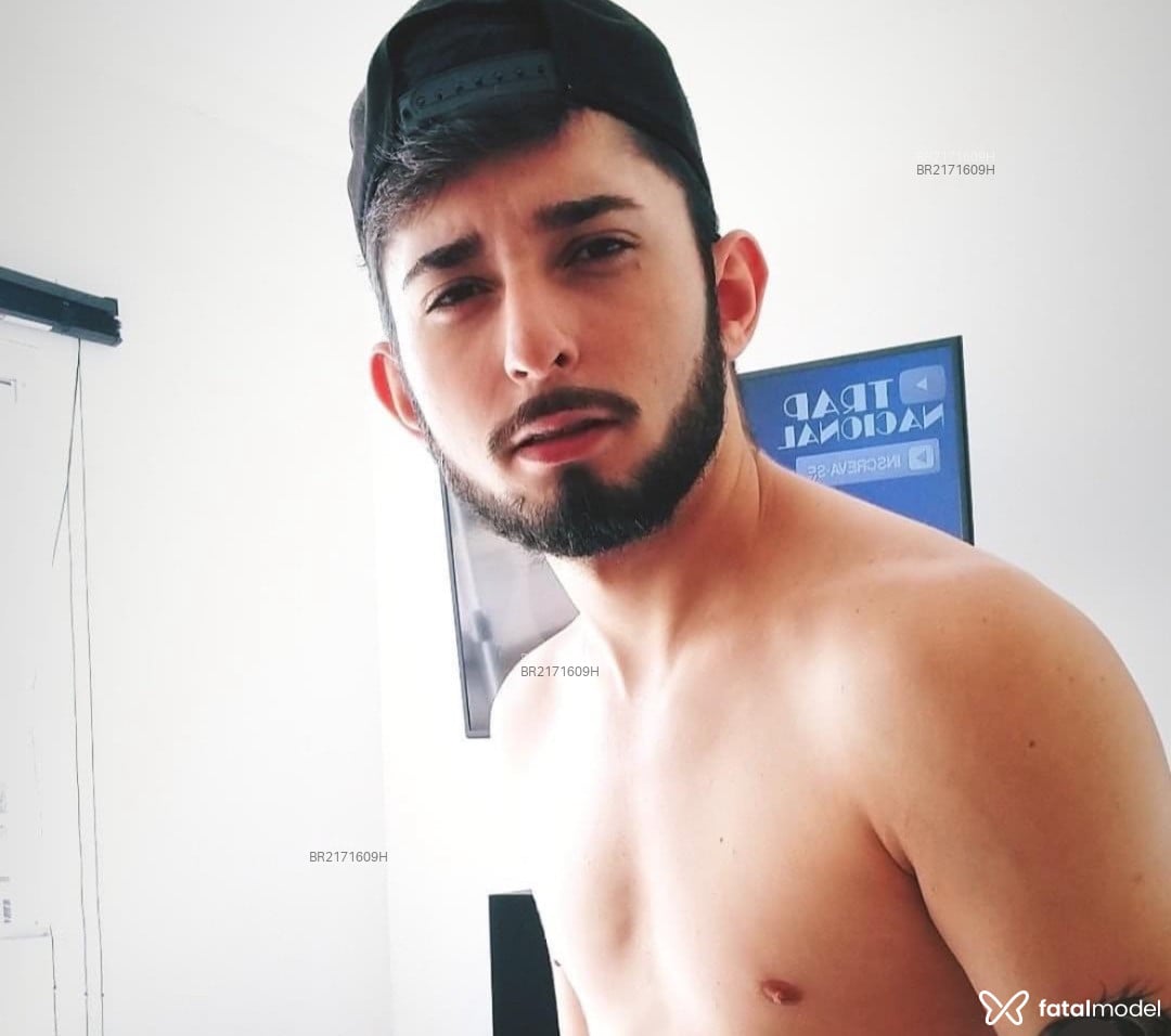 Acompanhante homem com cabelo castanho de olhos castanhos em Florianópolis - Kauê