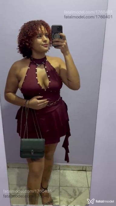 Acompanhante mulher com cabelo castanho de olhos castanhos em Araxá - Fernanda