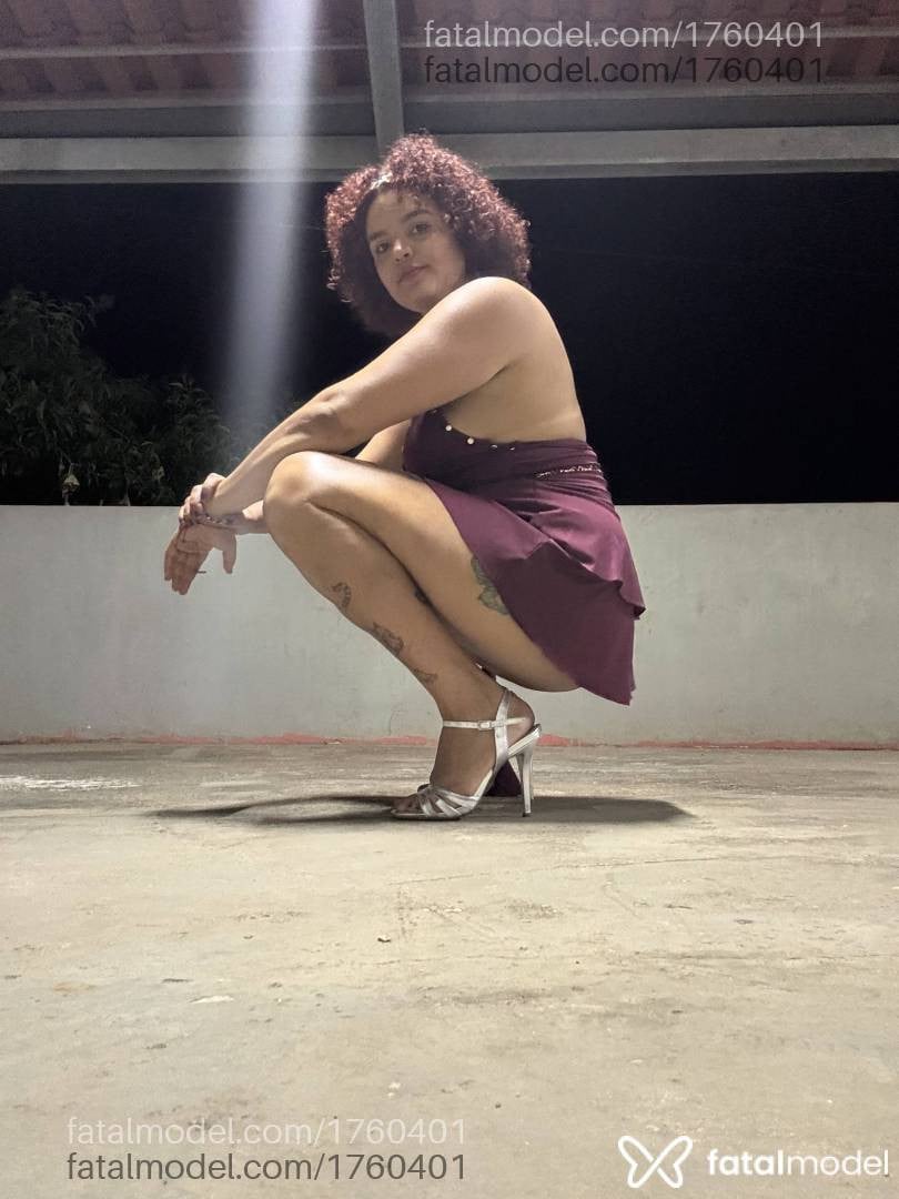 Acompanhante mulher com cabelo castanho de olhos castanhos em Araxá - Fernanda