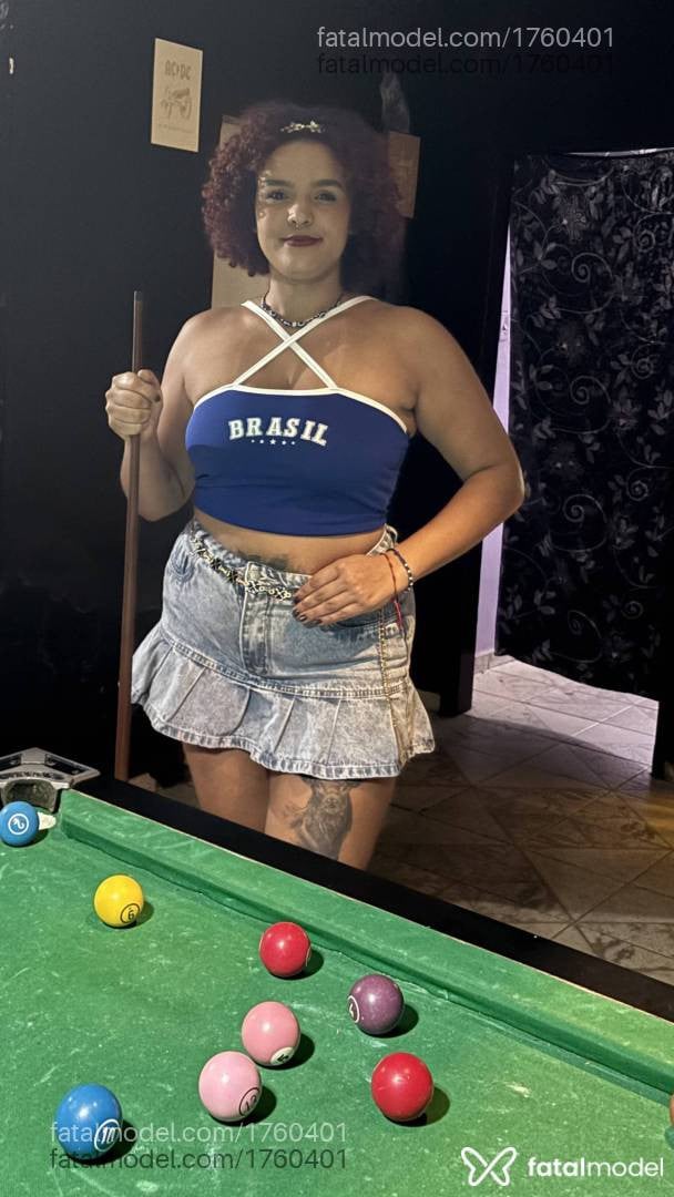 Acompanhante mulher com cabelo castanho de olhos castanhos em Araxá - Fernanda