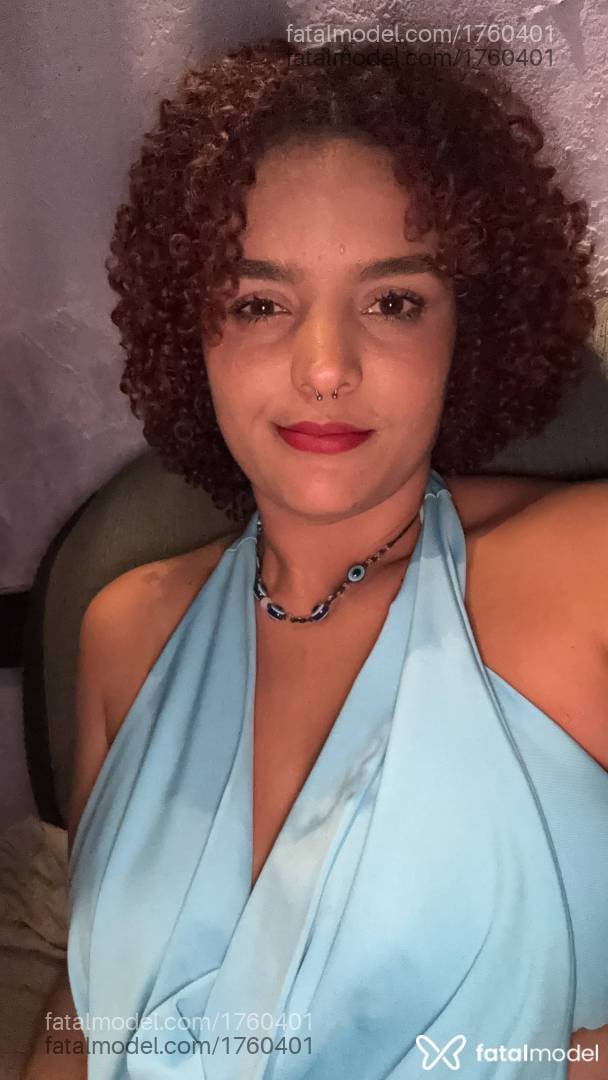 Acompanhante mulher com cabelo castanho de olhos castanhos em Araxá - Fernanda