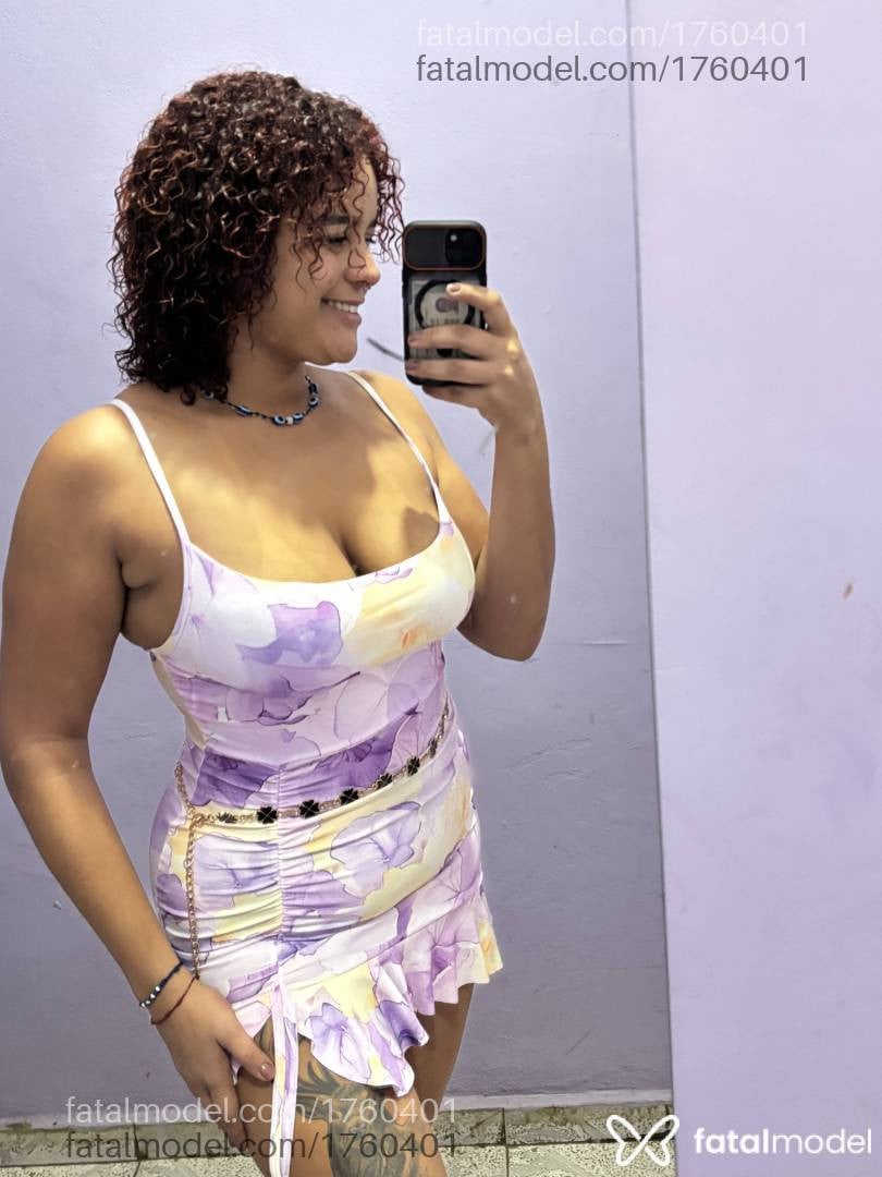 Acompanhante mulher com cabelo castanho de olhos castanhos em Araxá - Fernanda