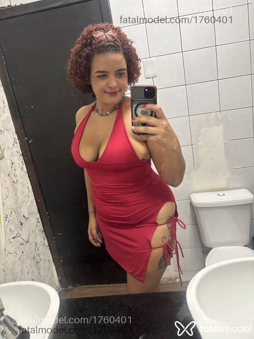 Acompanhante mulher com cabelo castanho de olhos castanhos em Araxá - Fernanda
