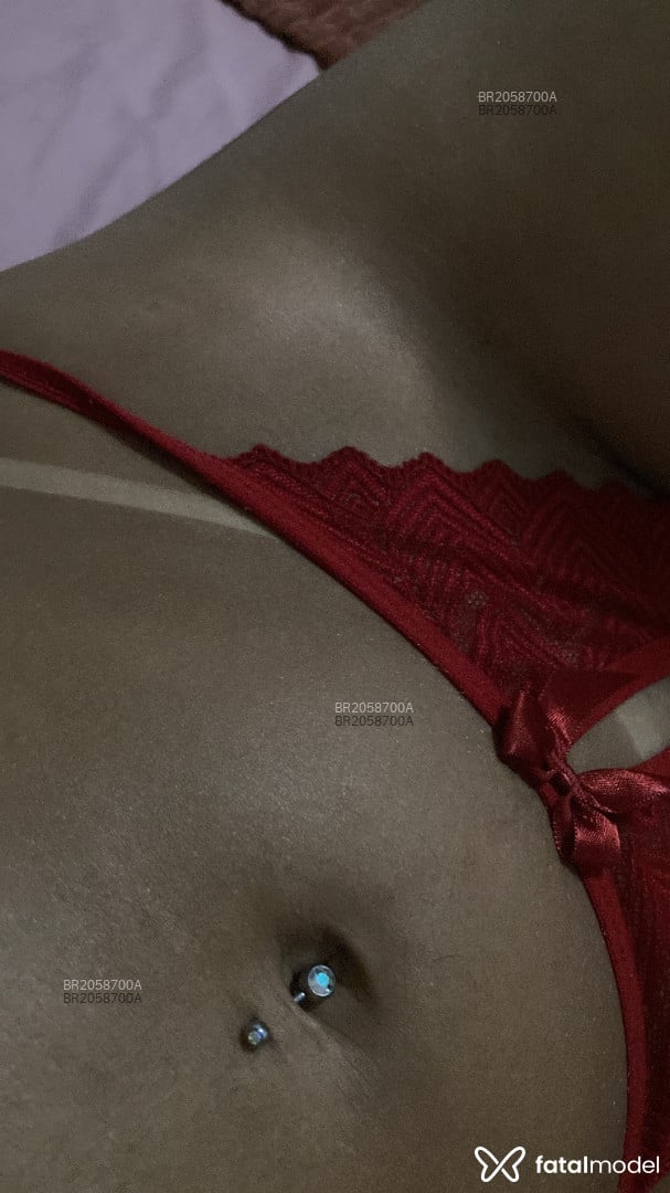 Acompanhante mulher morena (o) de olhos pretos em São Paulo Acompanhante mulher morena (o) de olhos pretos em São Paulo - Carla Olliveer