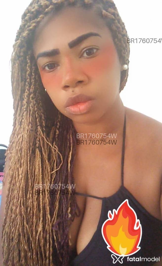 Acompanhante mulher com cabelo colorido de olhos mel em Cabo Frio - Aliciamorena