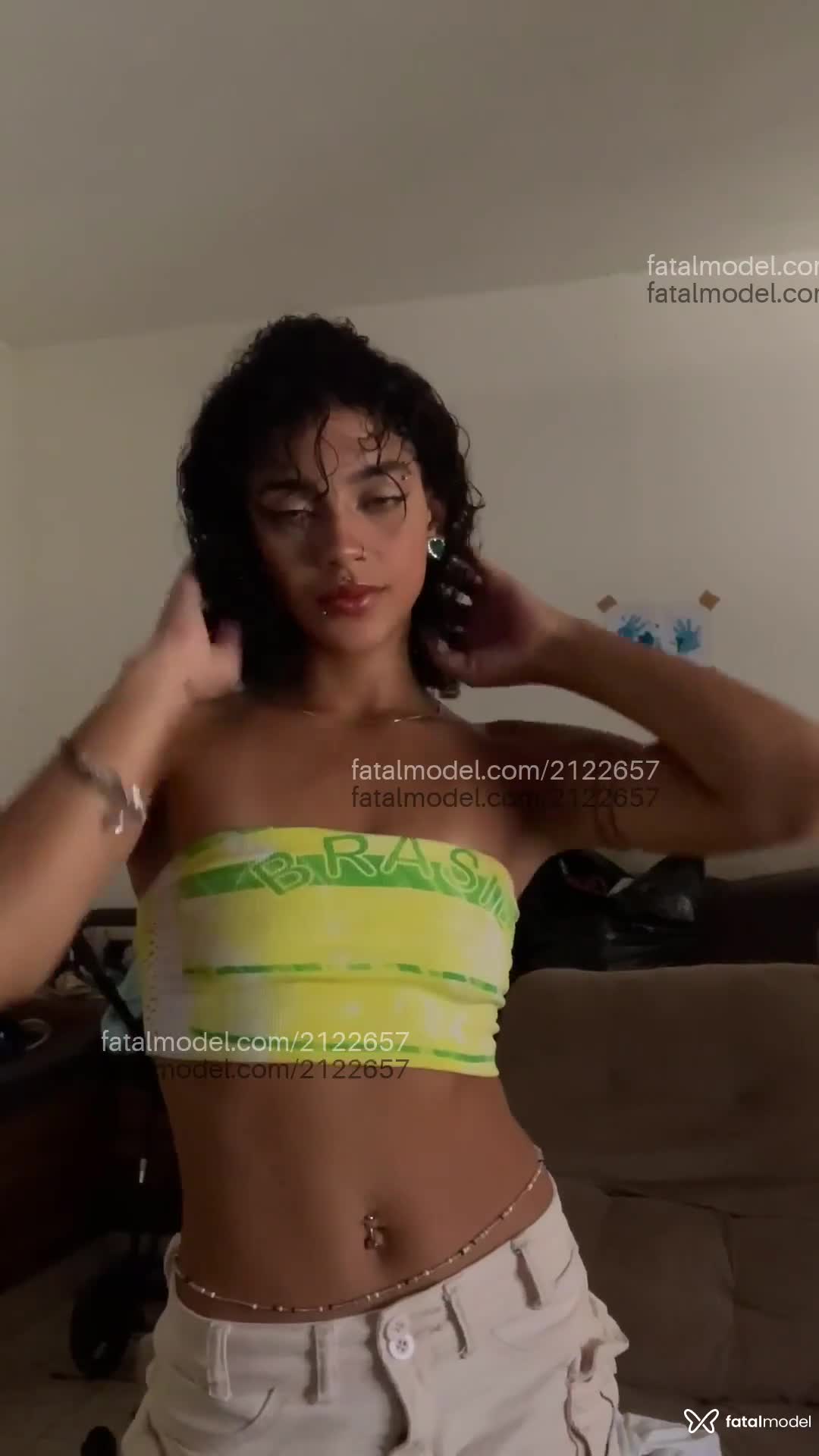 Acompanhante mulher morena (o) de olhos castanhos em Santos Acompanhante mulher morena (o) de olhos castanhos em Santos - Mia Lopes