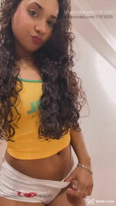 Acompanhante mulher com cabelo castanho de olhos castanhos em Uberaba Acompanhante mulher com cabelo castanho de olhos castanhos em Uberaba - Moaninha