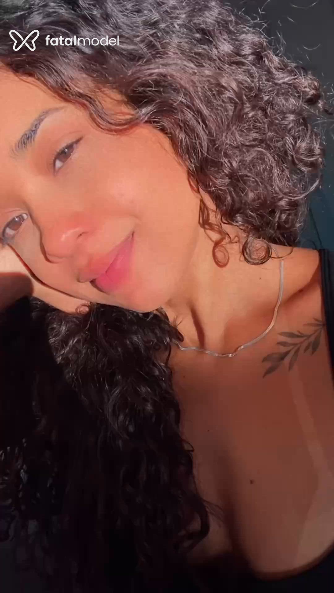 Acompanhante mulher com cabelo castanho de olhos castanhos em Uberaba Acompanhante mulher com cabelo castanho de olhos castanhos em Uberaba - Moaninha