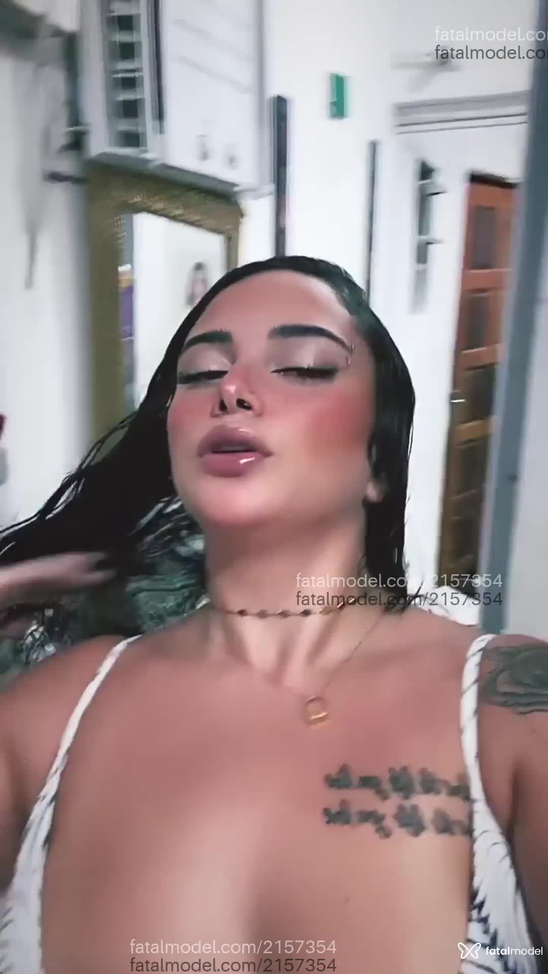 Acompanhante mulher com cabelo castanho de olhos castanhos em Rio de Janeiro Acompanhante mulher com cabelo castanho de olhos castanhos em Rio de Janeiro - Jessica