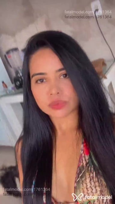 Acompanhante mulher morena (o) de olhos pretos - Ayla Matarazzo