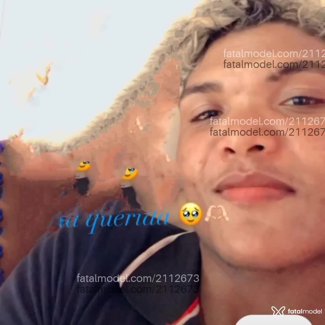 Acompanhante homem com cabelo colorido de olhos castanhos em Goiânia - Paulo Ricardo