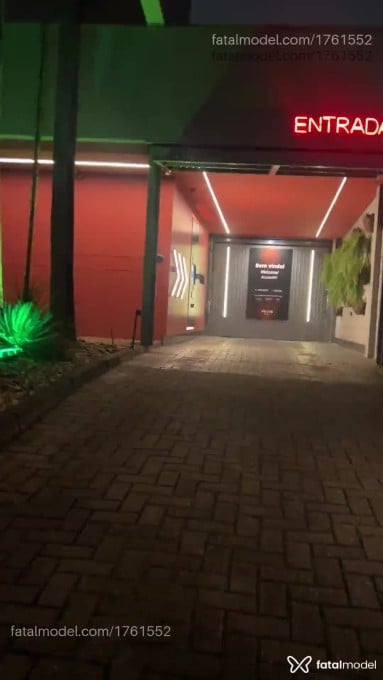 Acompanhante mulher morena (o) de olhos pretos em Porto Alegre Acompanhante mulher morena (o) de olhos pretos em Porto Alegre - Jade