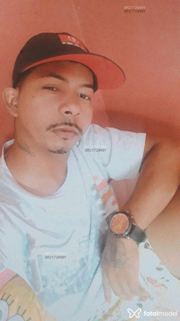 Acompanhante homem com cabelo grisalho de olhos pretos em Virtual Acompanhante homem com cabelo grisalho de olhos pretos em Virtual - Fábio