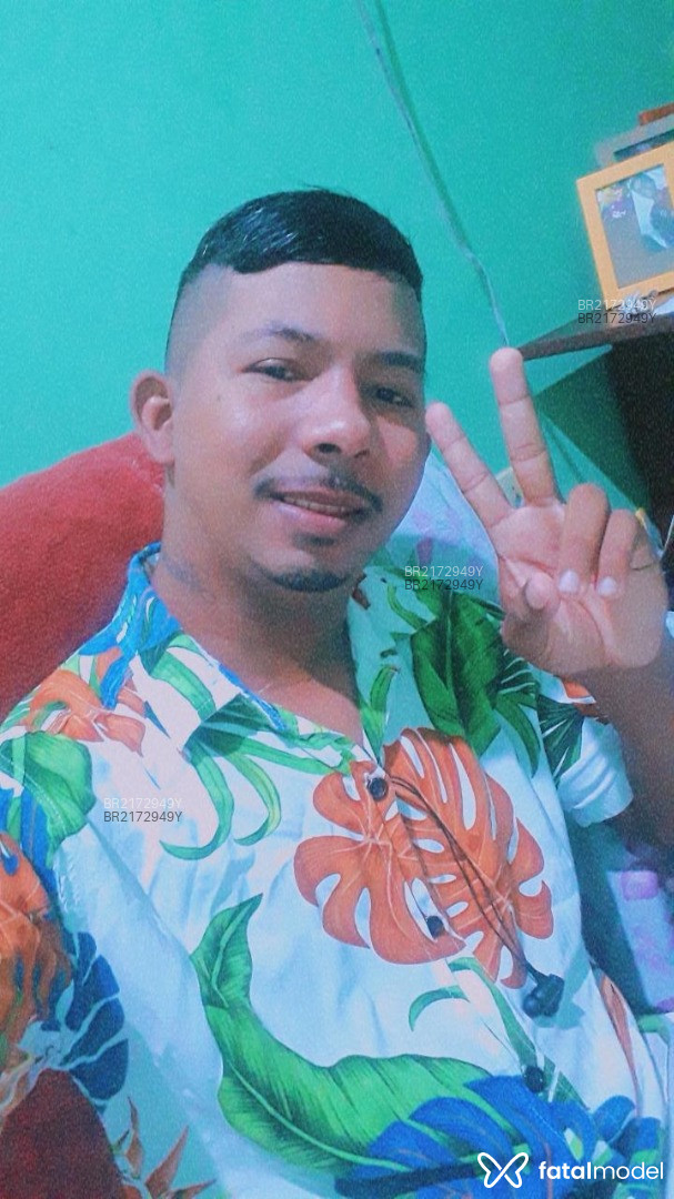Acompanhante homem com cabelo grisalho de olhos pretos em Virtual Acompanhante homem com cabelo grisalho de olhos pretos em Virtual - Fábio