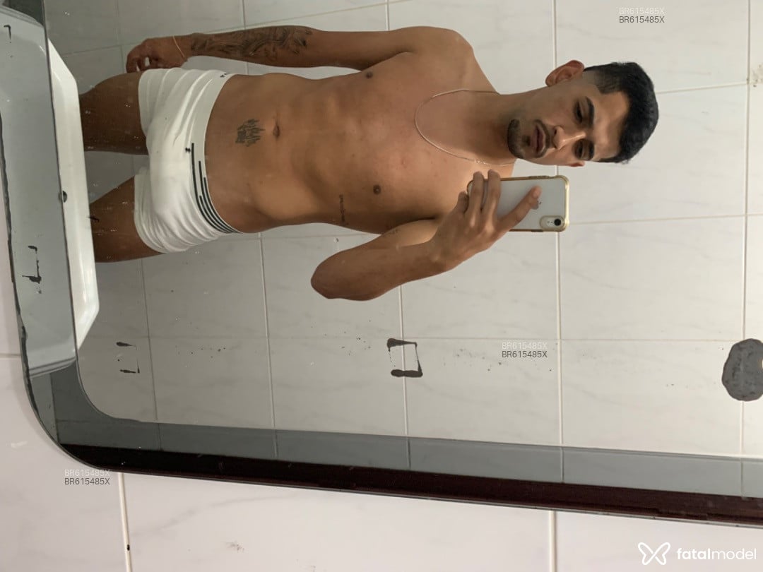 Acompanhante homem morena (o) de olhos castanhos em Juazeiro do Norte - Felipe