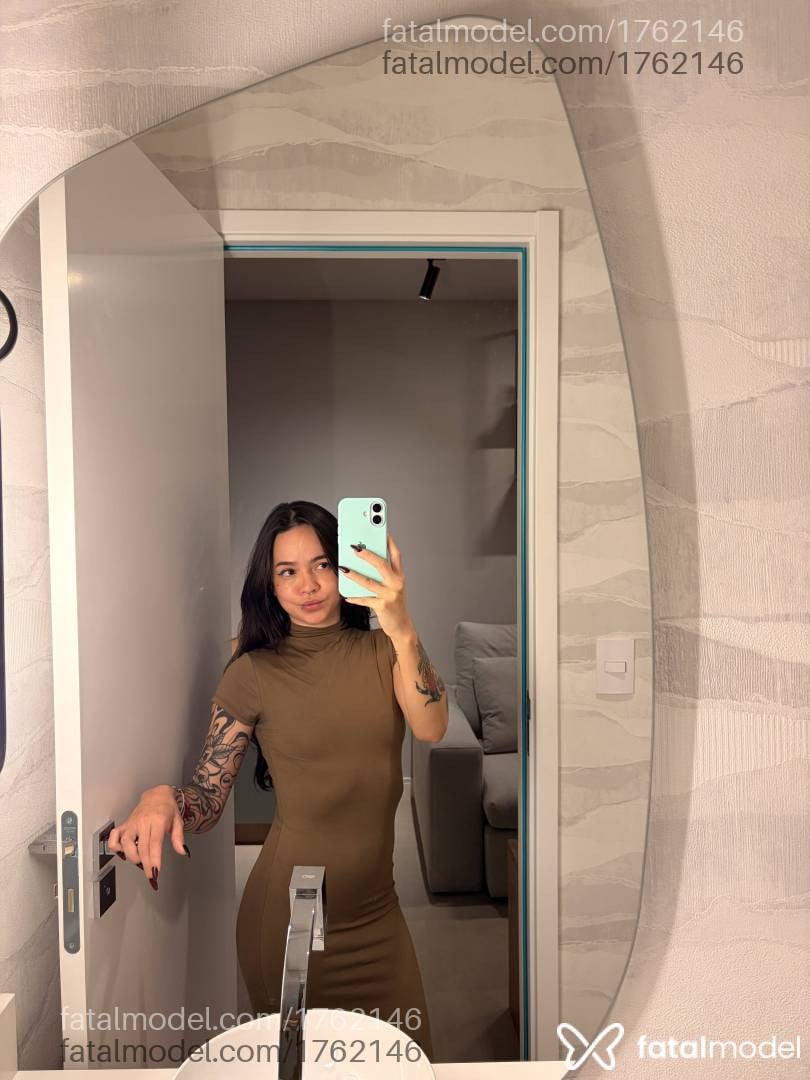 Acompanhante mulher morena (o) de olhos pretos - Raissa