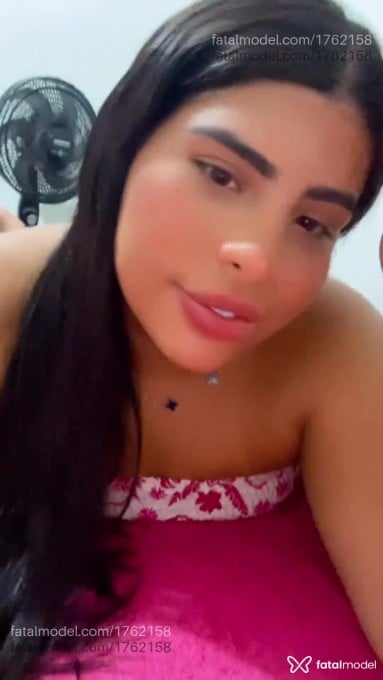 Acompanhante mulher trans com cabelo castanho de olhos castanhos em Caruaru - Dávila Silva