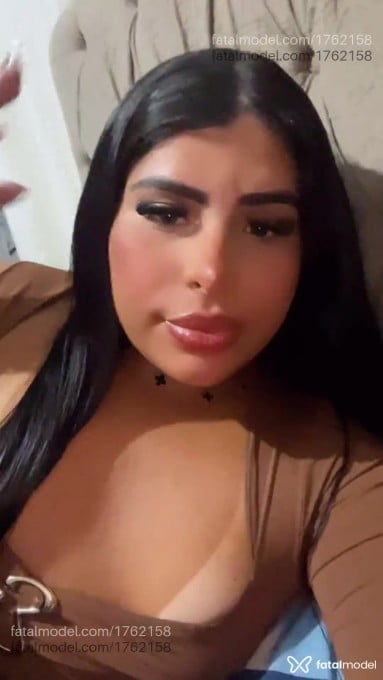 Acompanhante mulher trans com cabelo castanho de olhos castanhos em Caruaru - Dávila Silva