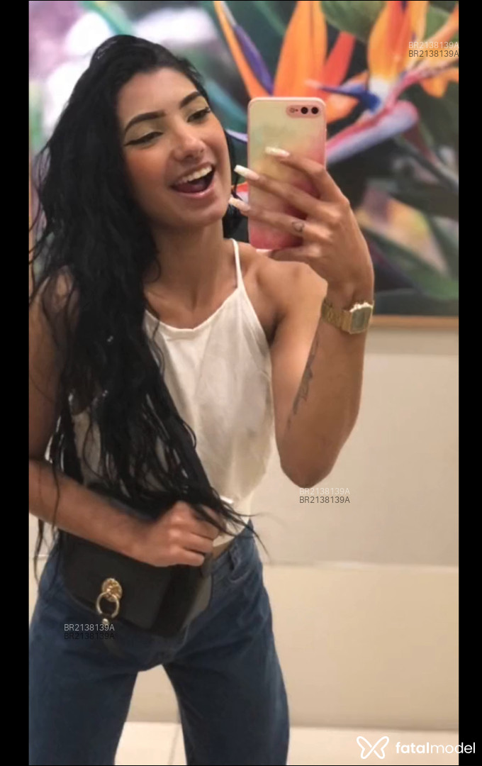 Acompanhante mulher com cabelo castanho de olhos castanhos em Rio de Janeiro - Kyra Lopez