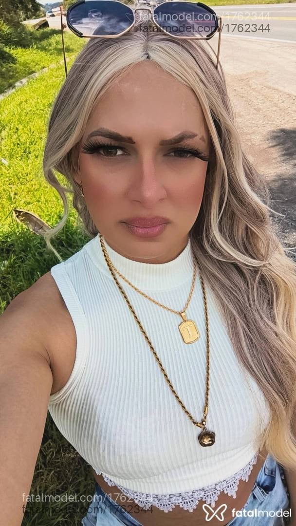 Acompanhante mulher trans morena (o) de olhos castanhos - Thallia Gaúcha