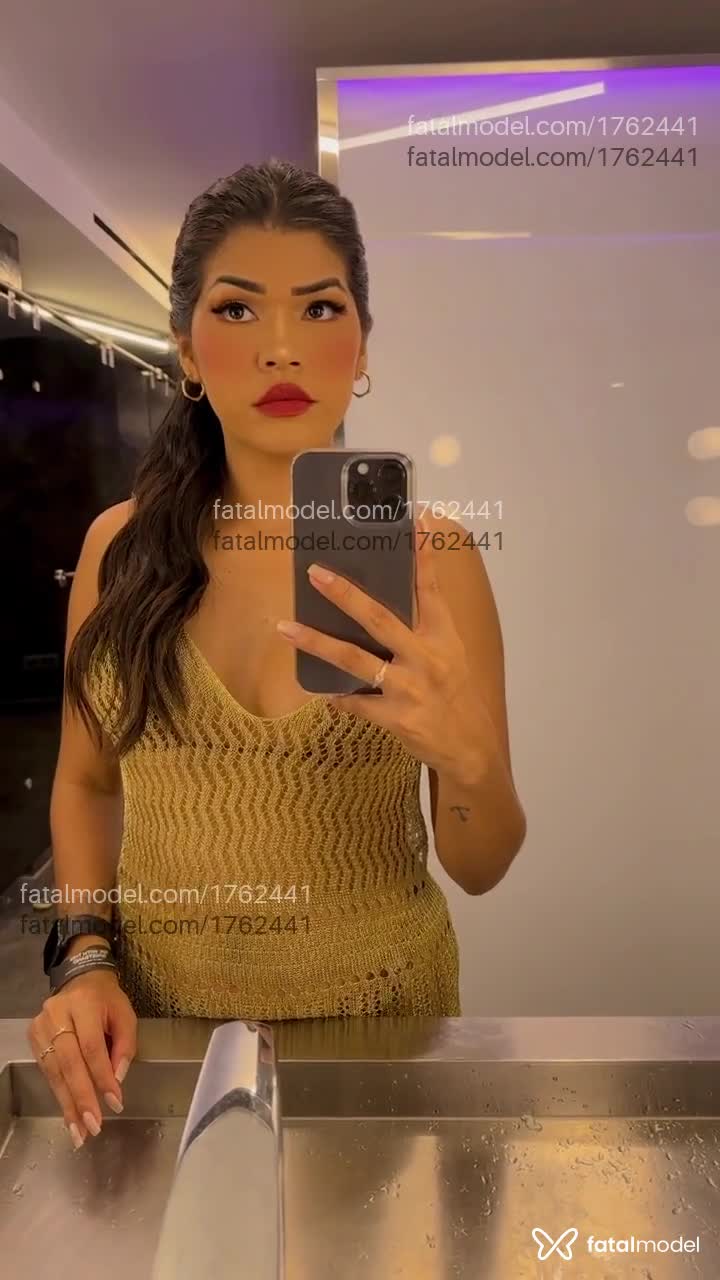 Acompanhante mulher loira (o) de olhos castanhos em Uberaba - Crystal