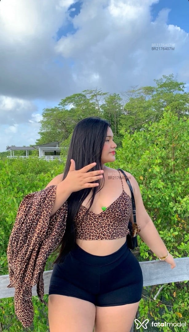 Acompanhante mulher morena (o) de olhos castanhos em São Paulo Acompanhante mulher morena (o) de olhos castanhos em São Paulo - Larissa