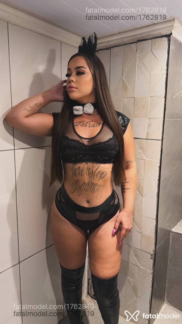 Acompanhante mulher com cabelo castanho de olhos castanhos em Novo Hamburgo Acompanhante mulher com cabelo castanho de olhos castanhos em Novo Hamburgo - Milena Diz