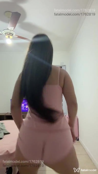 Acompanhante mulher com cabelo castanho de olhos castanhos em Novo Hamburgo Acompanhante mulher com cabelo castanho de olhos castanhos em Novo Hamburgo - Milena Diz