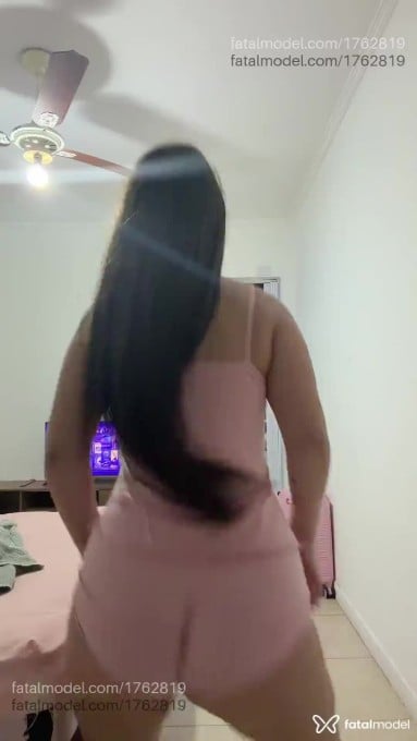 Acompanhante mulher com cabelo castanho de olhos castanhos em Novo Hamburgo Acompanhante mulher com cabelo castanho de olhos castanhos em Novo Hamburgo - Milena Diz