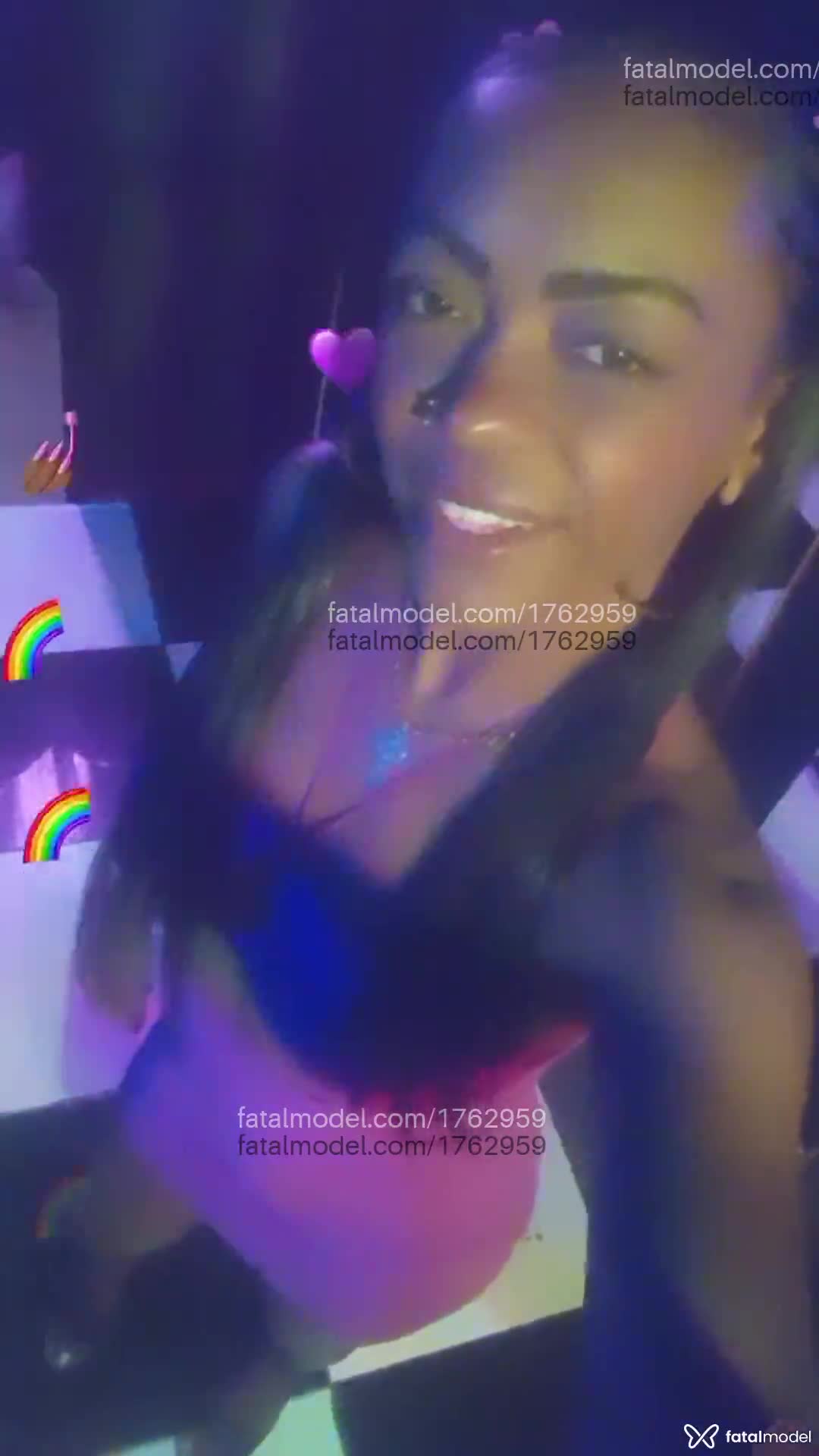 Acompanhante mulher com cabelo castanho de olhos castanhos em Araruama Acompanhante mulher com cabelo castanho de olhos castanhos em Araruama - Sol morena