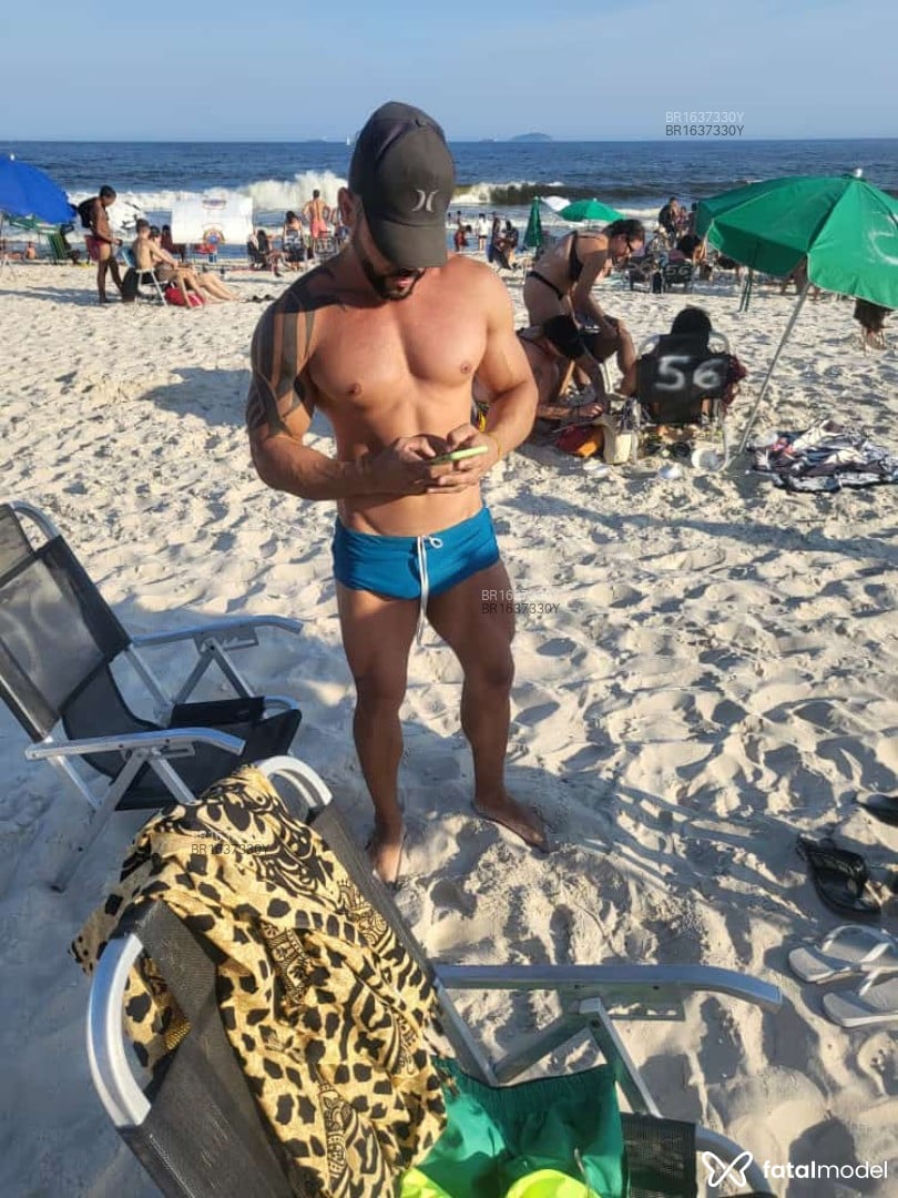 Acompanhante homem com cabelo castanho de olhos castanhos em Rio de Janeiro - DOGÃO