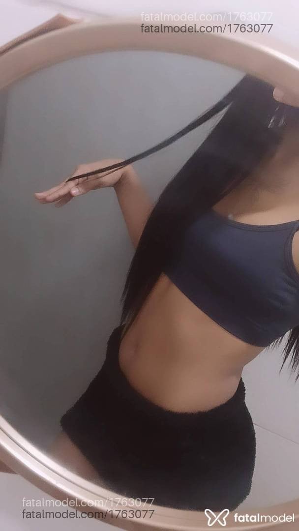 Acompanhante mulher trans morena (o) de olhos pretos - Priscylla