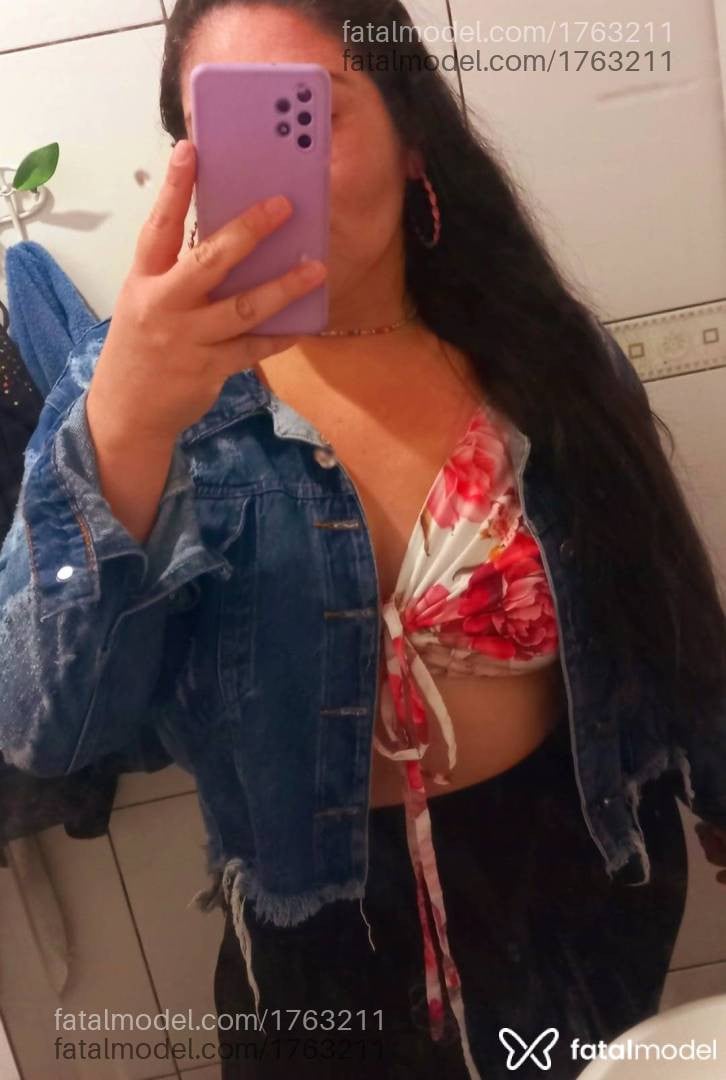 Acompanhante mulher morena (o) de olhos pretos em Blumenau Acompanhante mulher morena (o) de olhos pretos em Blumenau - Lauren Salles