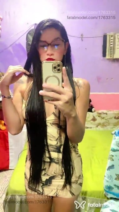 Acompanhante mulher trans morena (o) de olhos castanhos em Candeias do Jamari Acompanhante mulher trans morena (o) de olhos castanhos em Candeias do Jamari - Rayssa