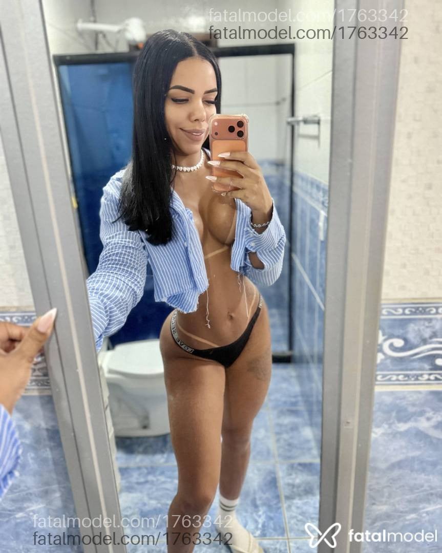 Acompanhante mulher morena (o) de olhos castanhos - Julia Borges Acompanhante mulher morena (o) de olhos castanhos - Julia Borges