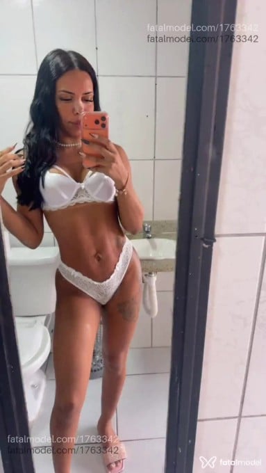 Acompanhante mulher morena (o) de olhos castanhos em Angra dos Reis - Julia Borges